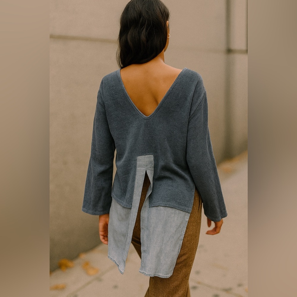 COLETTE | Linen Women's Blue V-Neck Top